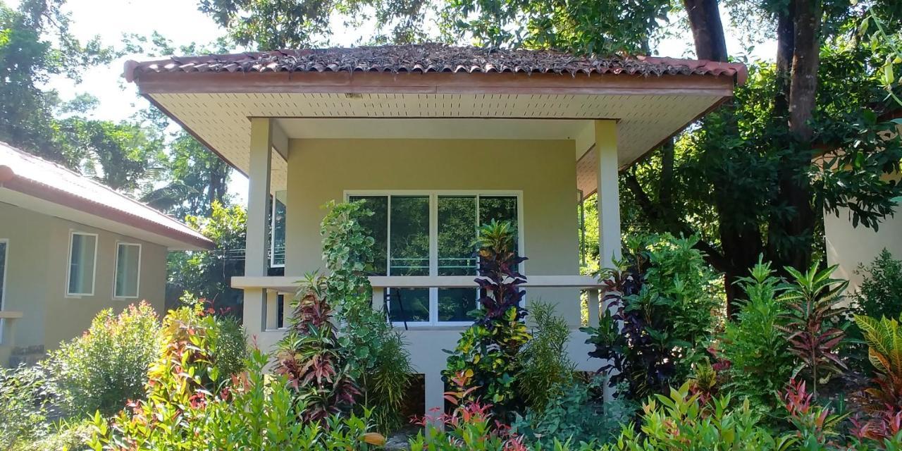 Baansukjai Bungalows Ranong Buitenkant foto