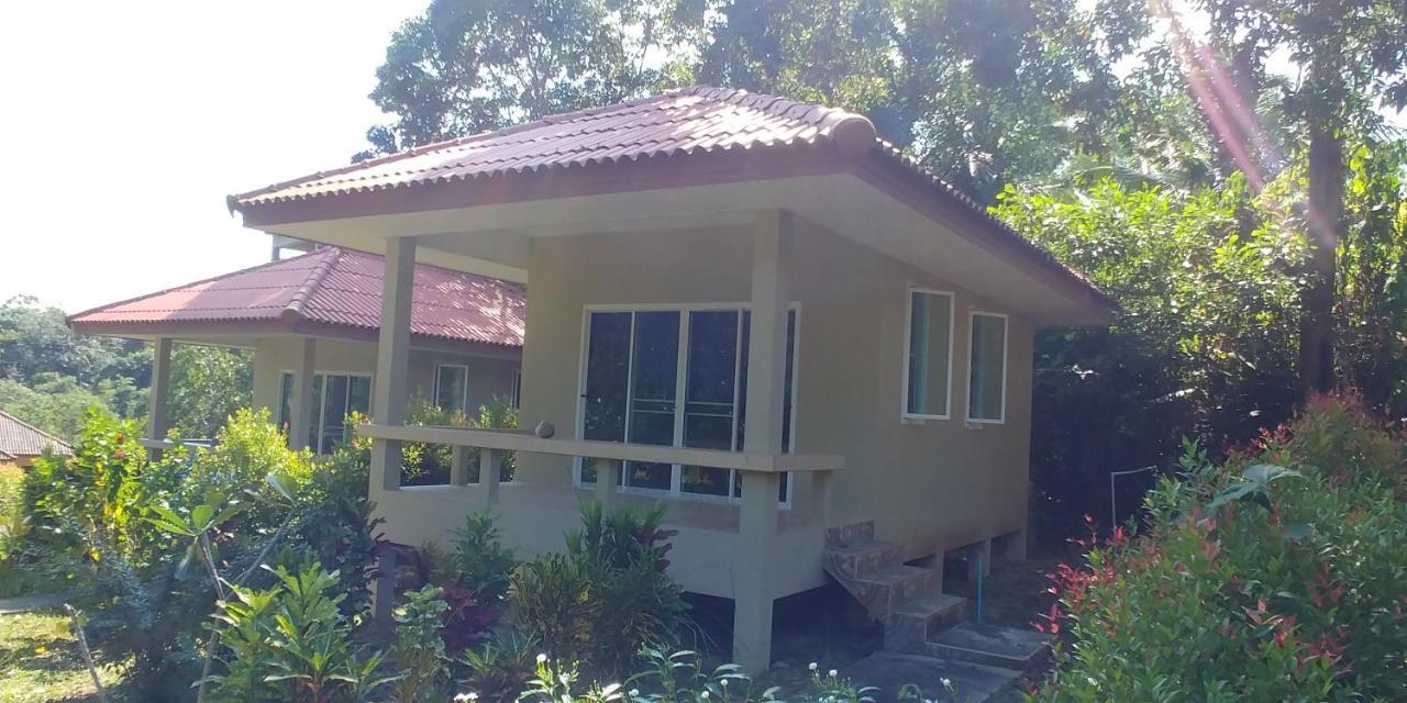 Baansukjai Bungalows Ranong Buitenkant foto